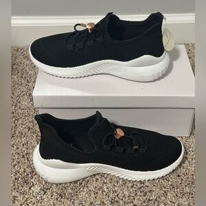 Danskin Kids Black Knit Sneakers with White Sole